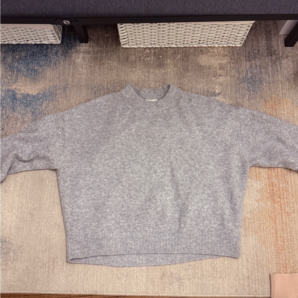 H&M Light Gray Knit Crew Neck Sweater